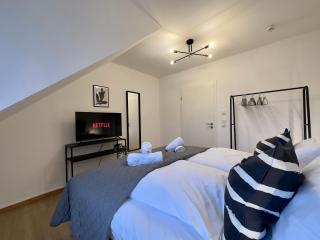 Moderne Wohnung mit Küche & Parkplatz Ausblick auf den bayerischen Wald - - 8