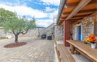 Awesome Home In Mihelici With Wifi - 3