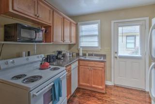 Peaceful Retreat in Gated Midtown Community - 7