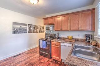 Walking Distance to the Best of Midtown - Memphis - 1
