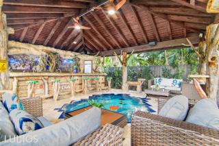 TropiCasa Paradise Near Beach-Downtown with Heated pool Mini Golf & BBQ L22 - 1
