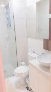 Quarto HOME OFFICE no CENTRO com Cama Box de solteiro - WIFI - TV - banheiro - Sala de Estar e cozinha - Apto compartilhado com Anfitriões experientes em hospedar - Superhost no BnB 5 estrelas - Criciúma - 4