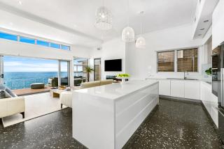 Surf Beach House - 4