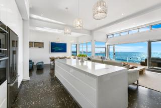 Surf Beach House - 2