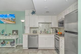 Luxurious Oceanfront Queen Suite - Completely Renovated & sleeps 2-4! Palace Resort Unit 701 - Myrtle Beach - 1