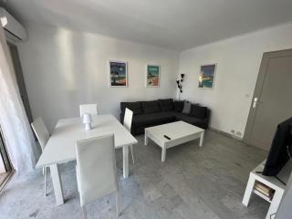 Seafront - beautiful flat with aircon and comfortable loggia - Vallauris - 1