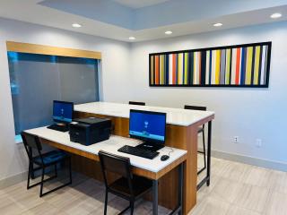 Holiday Inn Express & Suites Salinas by IHG - Salinas - 3