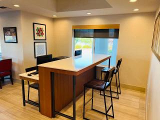 Holiday Inn Express & Suites Salinas by IHG - Salinas - 5