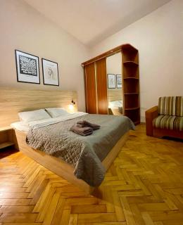 ROMANTIC Apartments - city center 5 15 - Lviv - 0