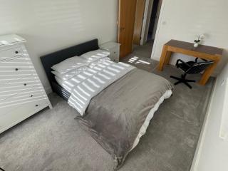 2 Bed 2 Bathroom Gated Apartment 1 Inc free Parking - Bromley - 5