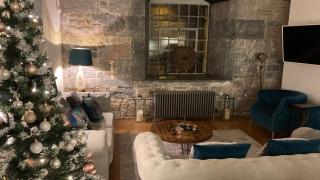 ROYAL WILLIAM YARD Luxury Apartments at "THE BRUCE" - FAMILY APARTMENT and Connecting DELUXE STUDIO - PRIVATE connecting lobby so BOOK BOTH For LARGER GROUPS - FREE ONSITE PARKING - 1