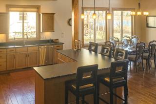 Lakefront Paradise - 3