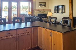 Lakefront Paradise - 2