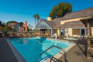 SenS Suites Livermore; SureStay Collection by Best Western - Livermore - 5