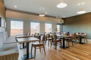 Best Western Plus Dauphin - 5