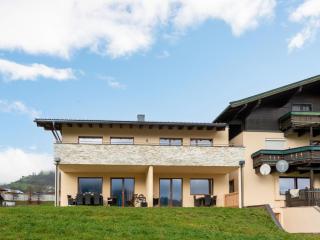 Modern holiday flat with spacious balcony - Piesendorf - 0