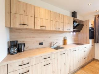 Modern holiday flat with spacious balcony - Piesendorf - 1