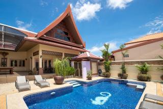 Beautiful 5BR Villa Felicity, Pool & Garden, near Naiharn - Rawai Beach - 2