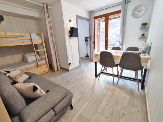 Le reflet des montagnes, studio, centre Luchon, 4 personnes - Luchon - 0