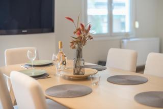 Stylish 2BDR Apt by the Acropolis - 3