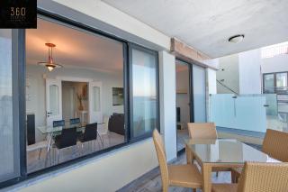 Seafront 3BR APT in Tower RD Sliema opposite Beach by 360 Estates - Sliema - 7