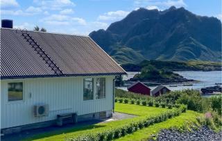 Cozy Home In Straumsjøen With Kitchen - 2
