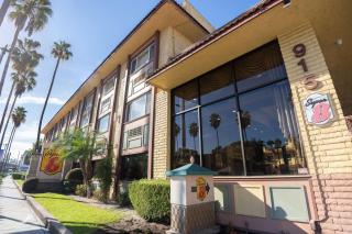 Super 8 by Wyndham Anaheim/Disneyland Drive - Anaheim - 8