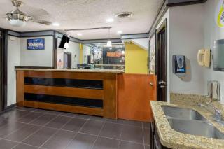 Super 8 by Wyndham Tulsa/Arpt/St Fairgrounds - Tulsa - 5