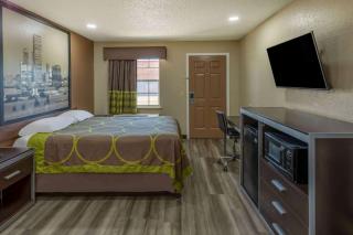 Super 8 by Wyndham Tulsa/Arpt/St Fairgrounds - Tulsa - 1
