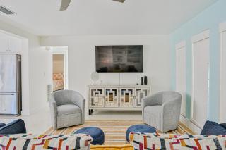Corner By The Coast - Largo - 4