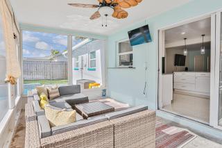 Corner By The Coast - Largo - 3