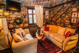Charming 3-storey Loft with fireplace - Palaios Agios Athanasios - 4