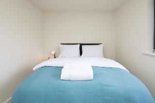 Prime Location & Free Parking Stylish 3-Bed Home - Leicester - 6