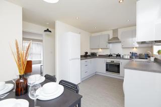 Prime Location & Free Parking Stylish 3-Bed Home - Leicester - 4