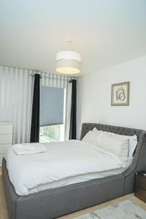 DARTFORD LUXURY 2 BED APARTMENT - 5