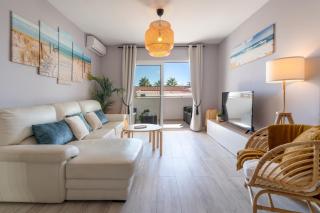 Lets in the Sun Sea View Apartment Calabella - 7