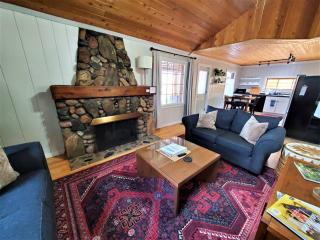 3 Cottage Exclusive Retreat-Hot Tubs-Walk to Beach - Traverse City - 1