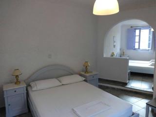 Porto Sikinos Hotel - Alopronia - 9