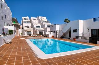 Sea Waves Lanzarote- 500m from Playa Grande, Pool and Terrace By Lanzarote Vacation Homes - 8