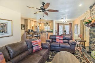 Kayaks Provided Lakefront Pinetop-Lakeside Cabin - 6