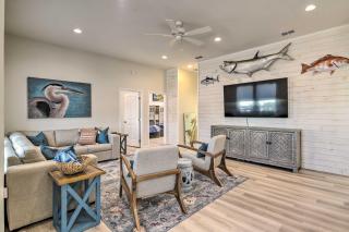 6 Mi to Beach Rockport Home with Pool Access! - Rockport - 0