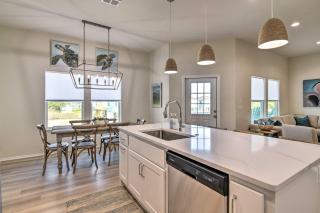 6 Mi to Beach Rockport Home with Pool Access! - Rockport - 1
