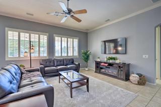 Glendale Getaway with Outdoor Pool and Gas Grill! - Glendale - 6