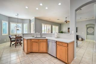 Play Pool, Grill Out! Group-Friendly Glendale Home - 1