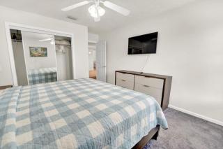 Hibiscus Hideout - 3BR House, Private Pool, Near Bay & Beach! - Panama City Beach - 3