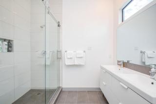 Modern 6 Bedroom Smart Home Near Downtown Houston - Houston - 3