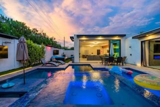 Luxury Villa 5mins to Old Town w Pool Fire pit and BBQ - Scottsdale - 0