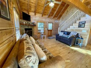 The Mountaineer Cabin Walk to Greenway 5min to ASU - Boone - 5