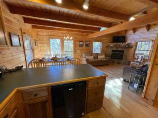 The Mountaineer Cabin Walk to Greenway 5min to ASU - Boone - 4