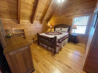 The Mountaineer Cabin Walk to Greenway 5min to ASU - Boone - 1